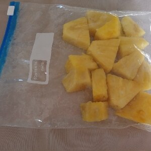 冷凍パイナップル
